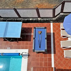Villa Charlotte, Tias